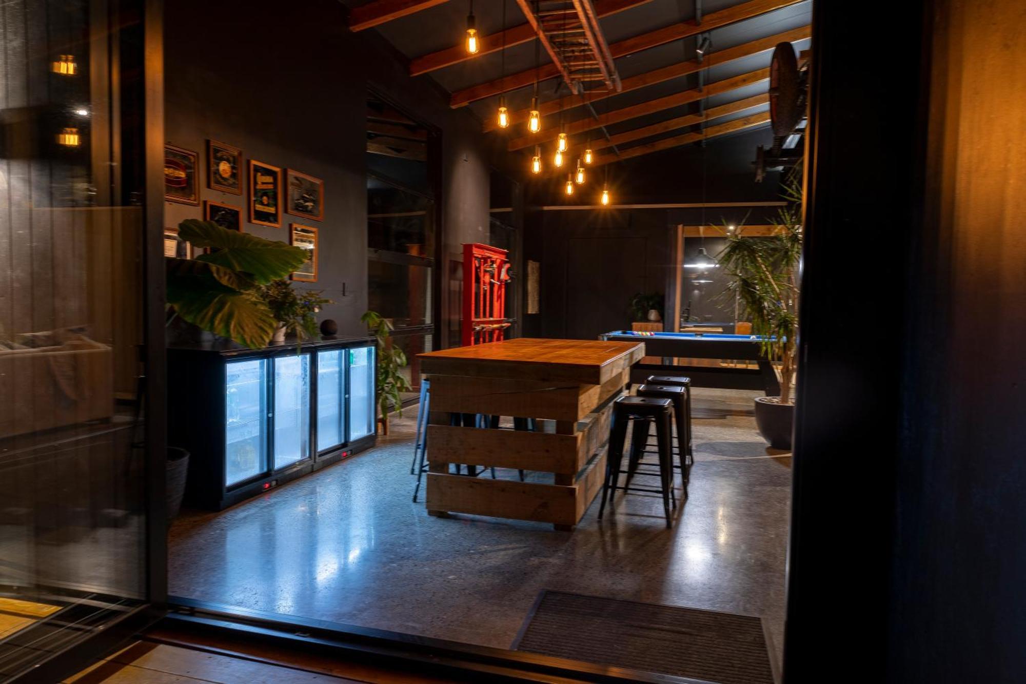 The Black Barn Auckland Exterior photo