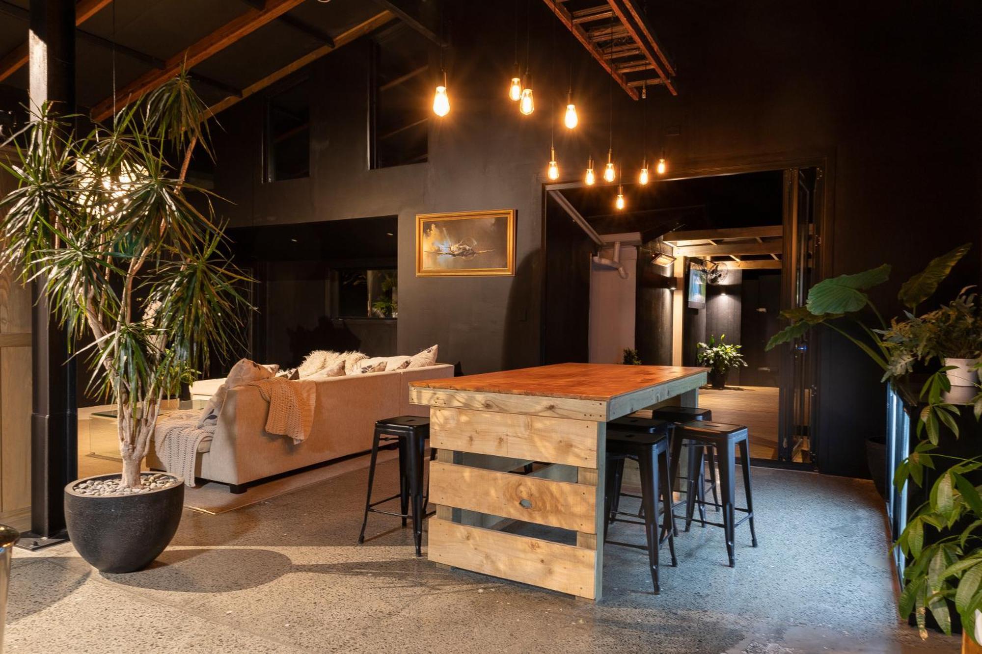 The Black Barn Auckland Exterior photo