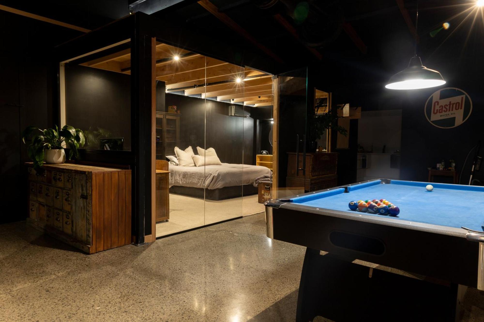 The Black Barn Auckland Exterior photo